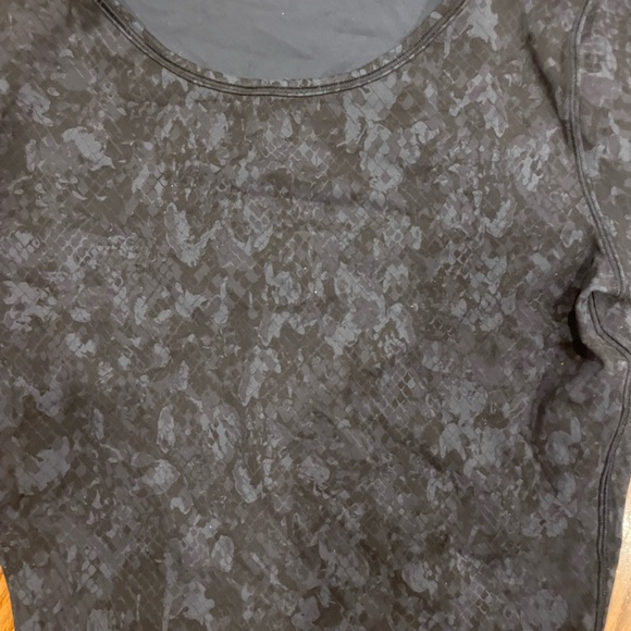 Lululemon 2 Long Sleeve Top - Picture 2 of 3